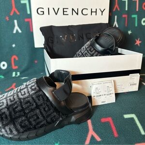 Authentic Givenchy Shearling Marshmallow Leather Sandal, Black, Box, Size 8